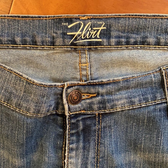 Old Navy The Flirt Jeans Size 16 - Picture 2 of 8